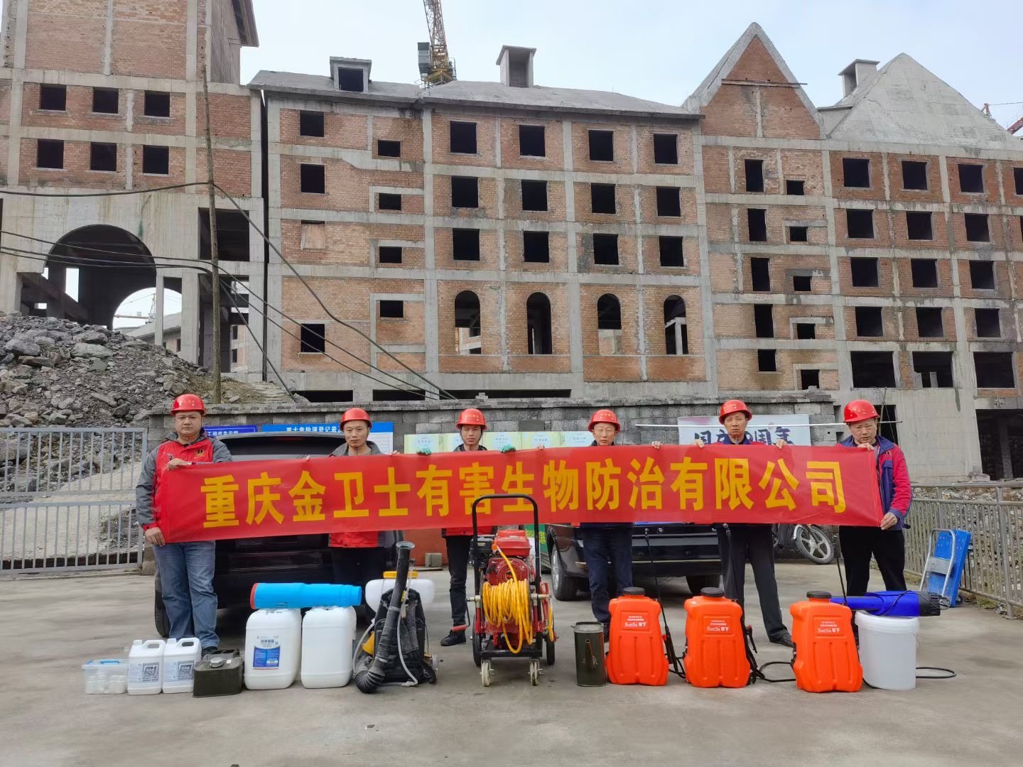 重慶陽光童年旅游景區(qū)，瑞士驛站白蟻防治施工現(xiàn)場